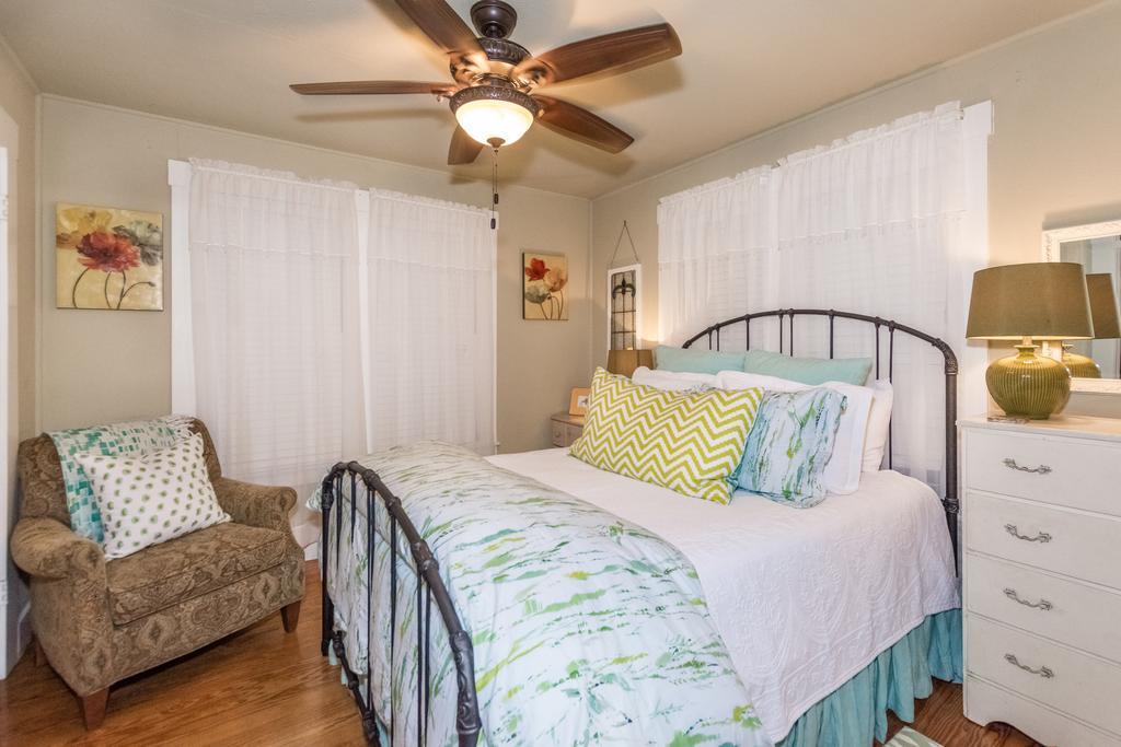 Agape Front Cottage 弗雷德里克斯堡 外观 照片